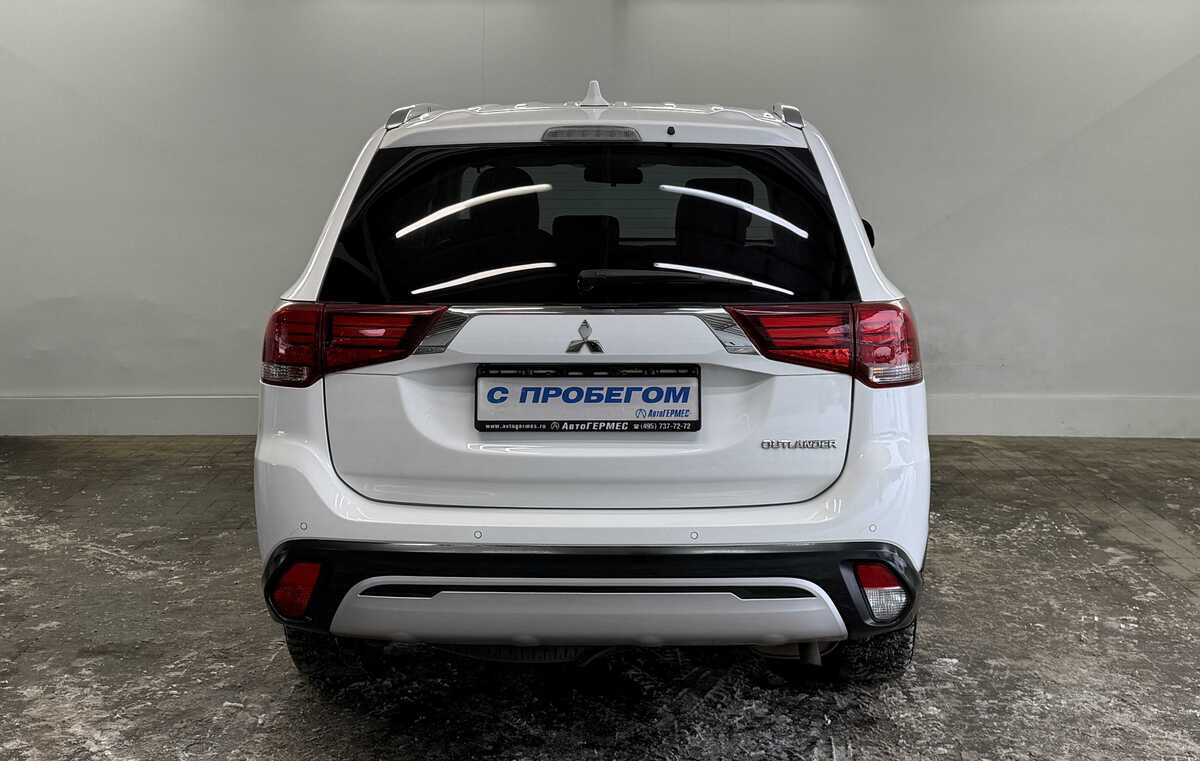 Mitsubishi Outlander 2021 — миниатюра 3