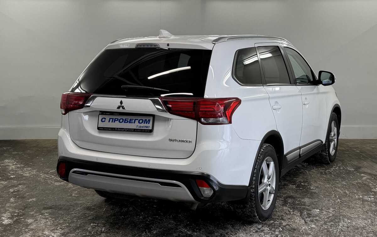 Mitsubishi Outlander 2021 — миниатюра 4