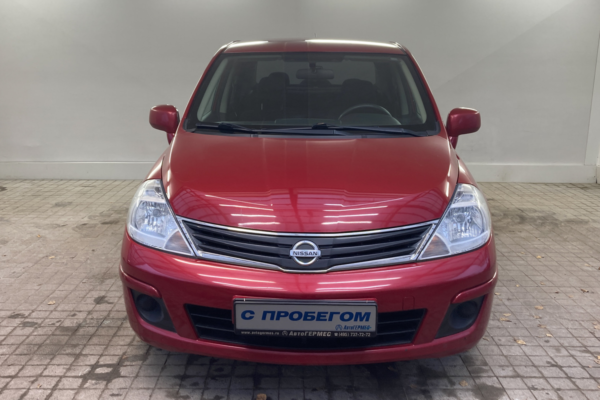 Nissan Tiida 2013 — миниатюра 2