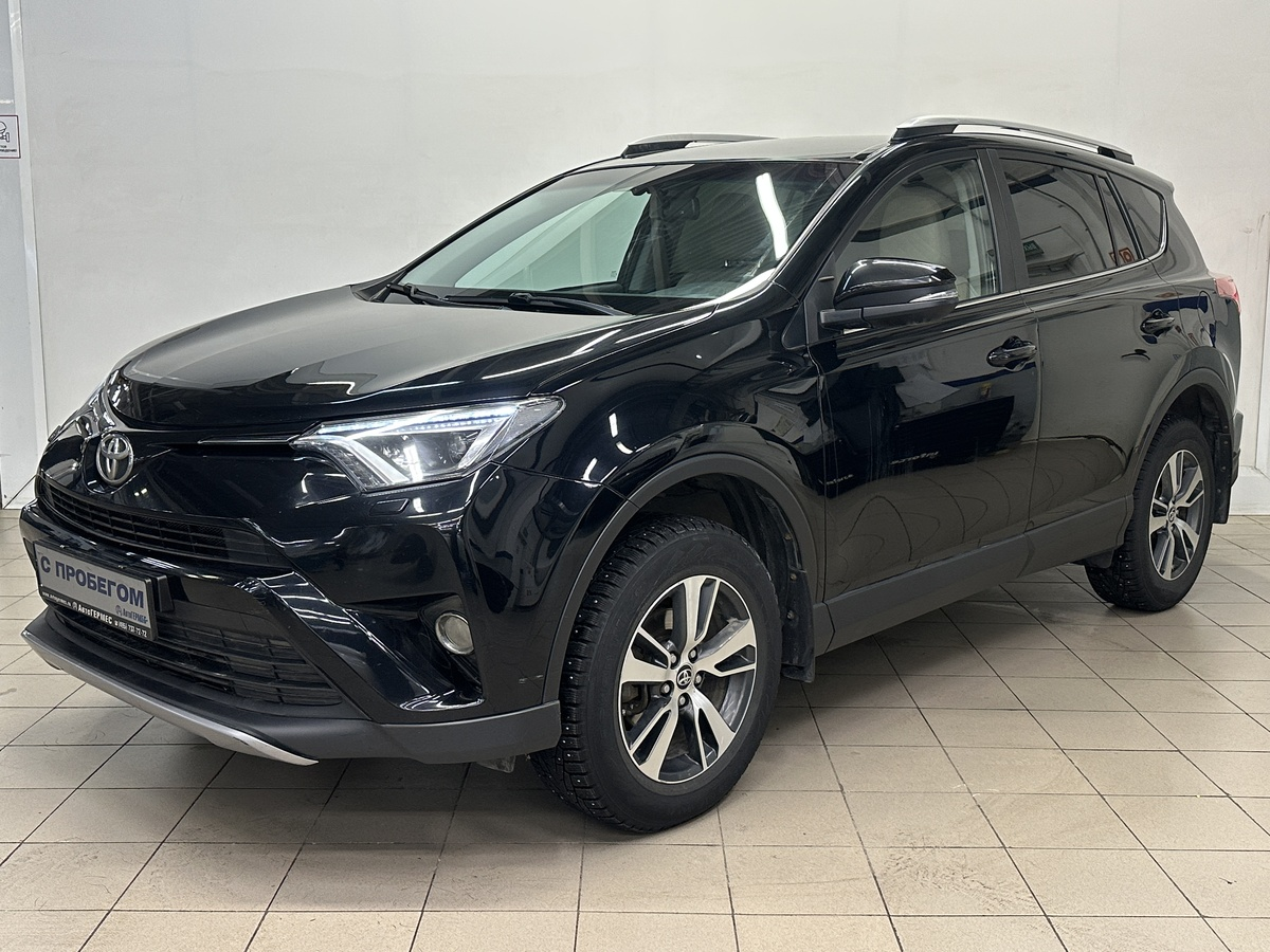 Toyota RAV4 2018 — купить в Москва